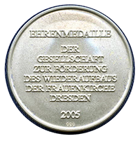 Side one of the medal presented by the city of Dresden to Robert H Lee